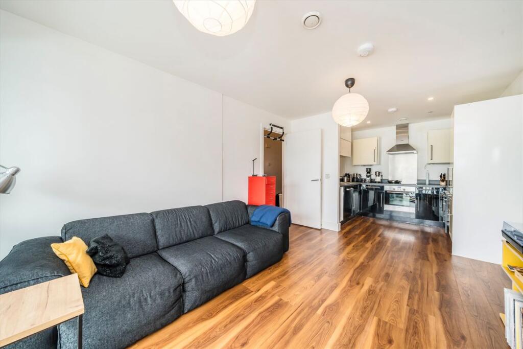 Apartment in London - View 5