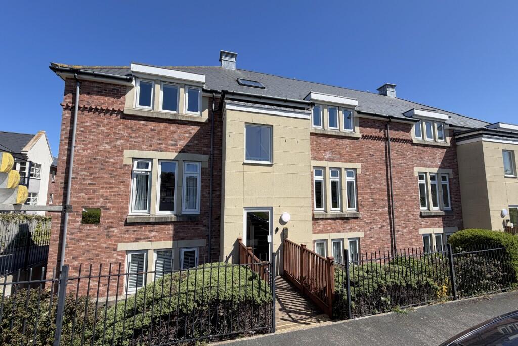 Main image of property: Flat 11, Kirkham House, Kirkham Road, Whitby, North Yorkshire, YO21