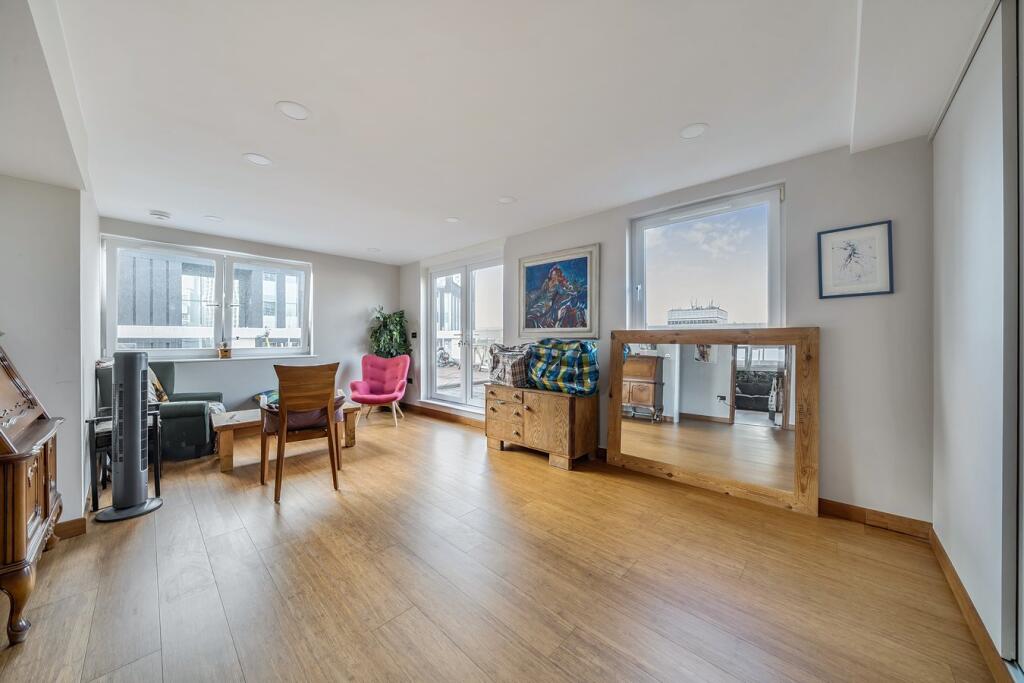 Main image of property: Newington Causeway, Elephant and Castle, SE1