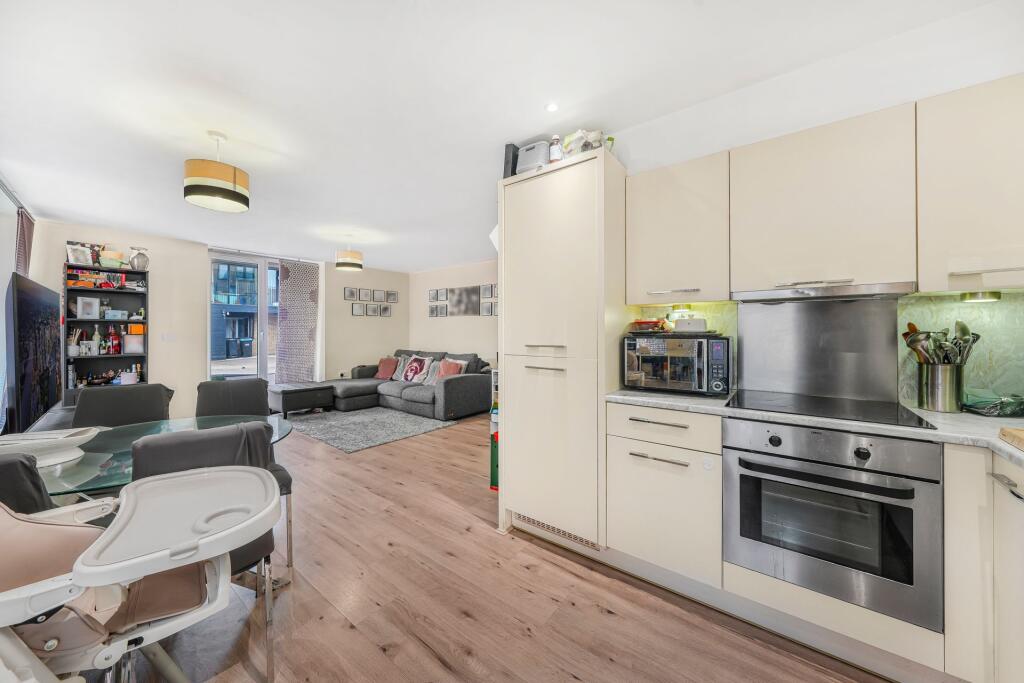 Apartment in Harlow, Newhall - More