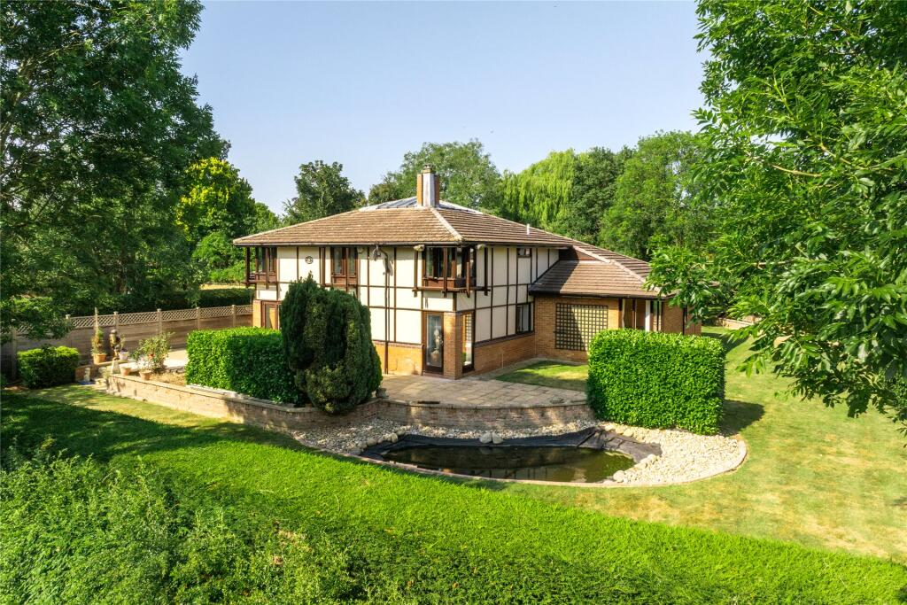 Main image of property: Cottisford Crescent, Marsh Drive, Great Linford, Milton Keynes, MK14