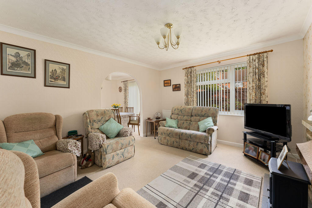 71, Riley Drive, Banbury photo 2
