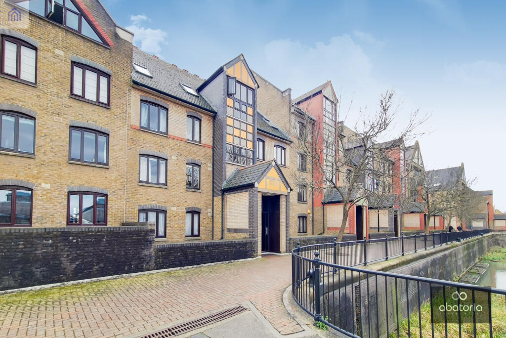 Main image of property: Discovery Walk, London, E1W