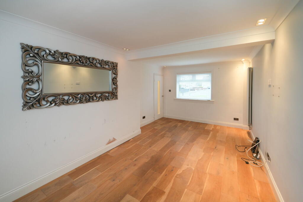 Oaklands Avenue, Irvine, KA12 0SE photo 4