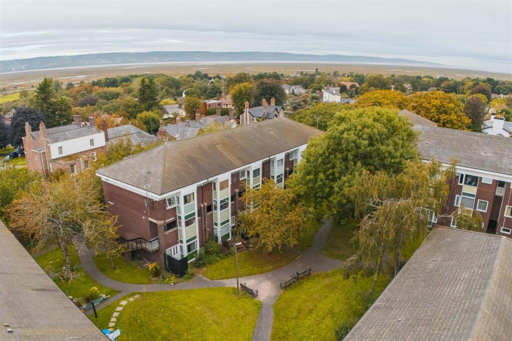 1-bed flat on Denwall House, Churchill Court, Neston, £115,000