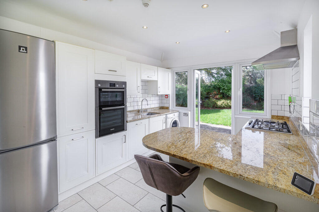 Apartment in Tunbridge Wells, Royal Wells Park, St James - View 5
