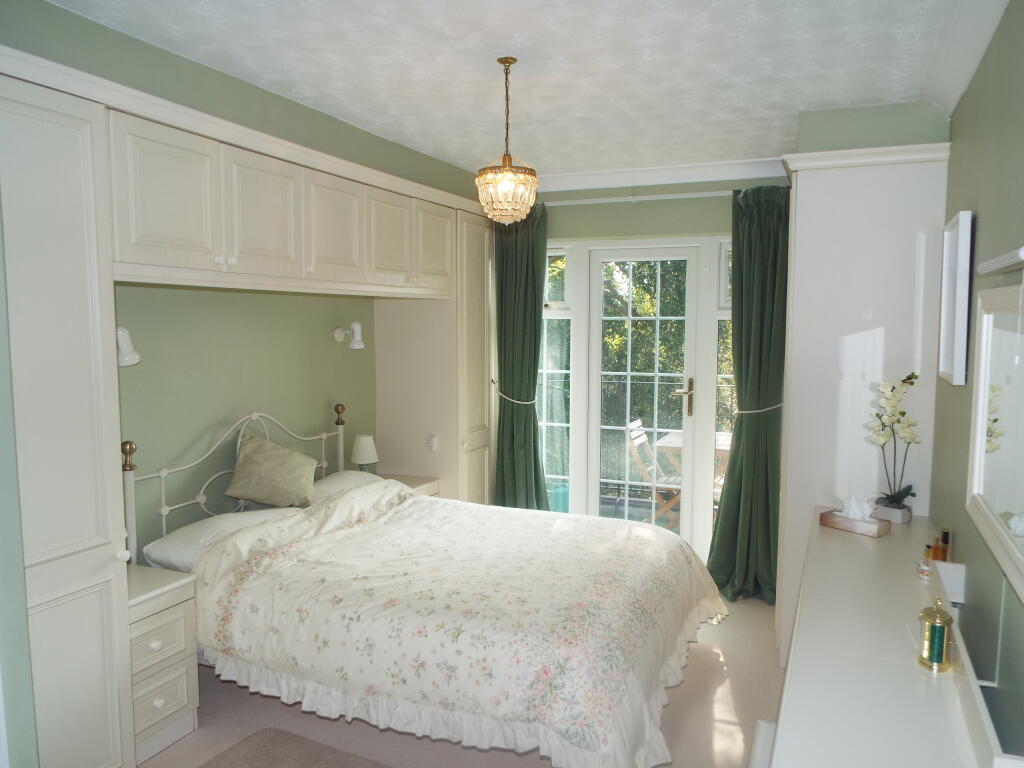 Apartment in Southampton - View 4