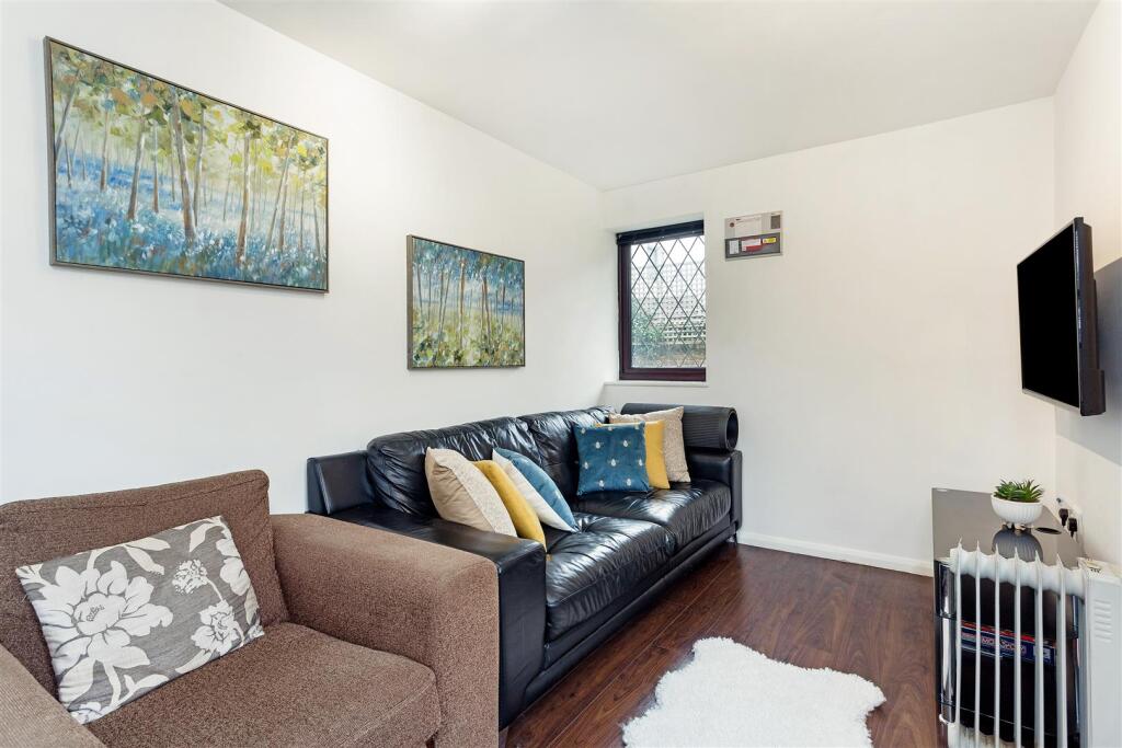 Ferrers Avenue, West Drayton - View 3