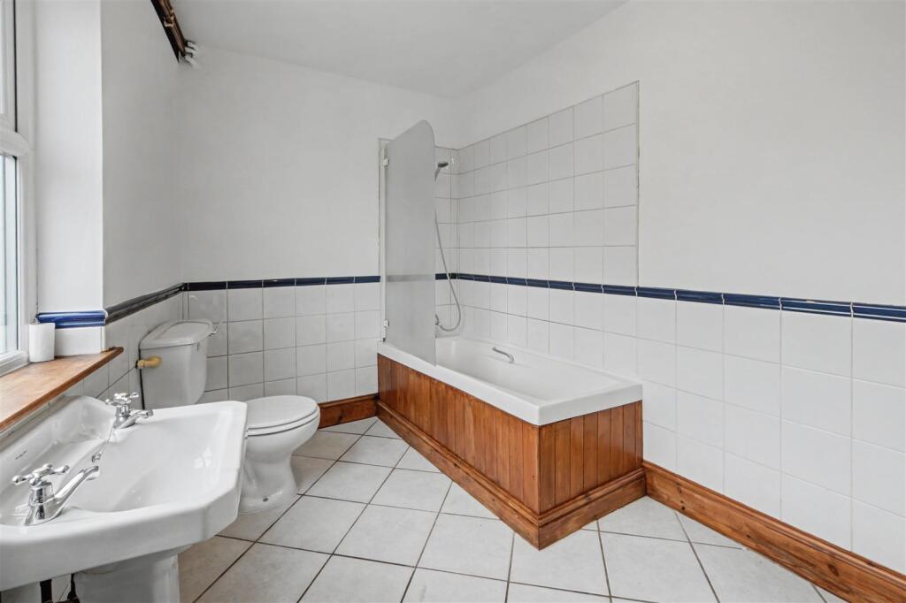 Worrall Avenue, Arnold, Nottingham - More