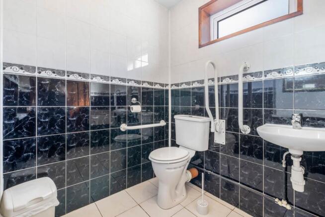 Ladies Cloakroom