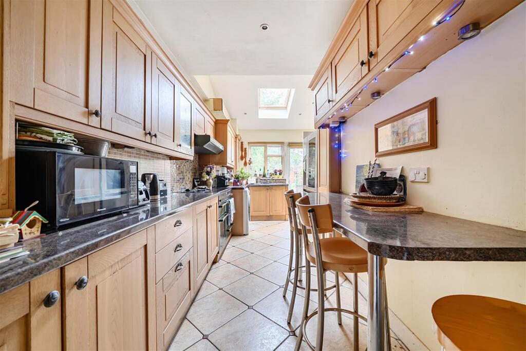 House in London, Rayners Lane - View 3