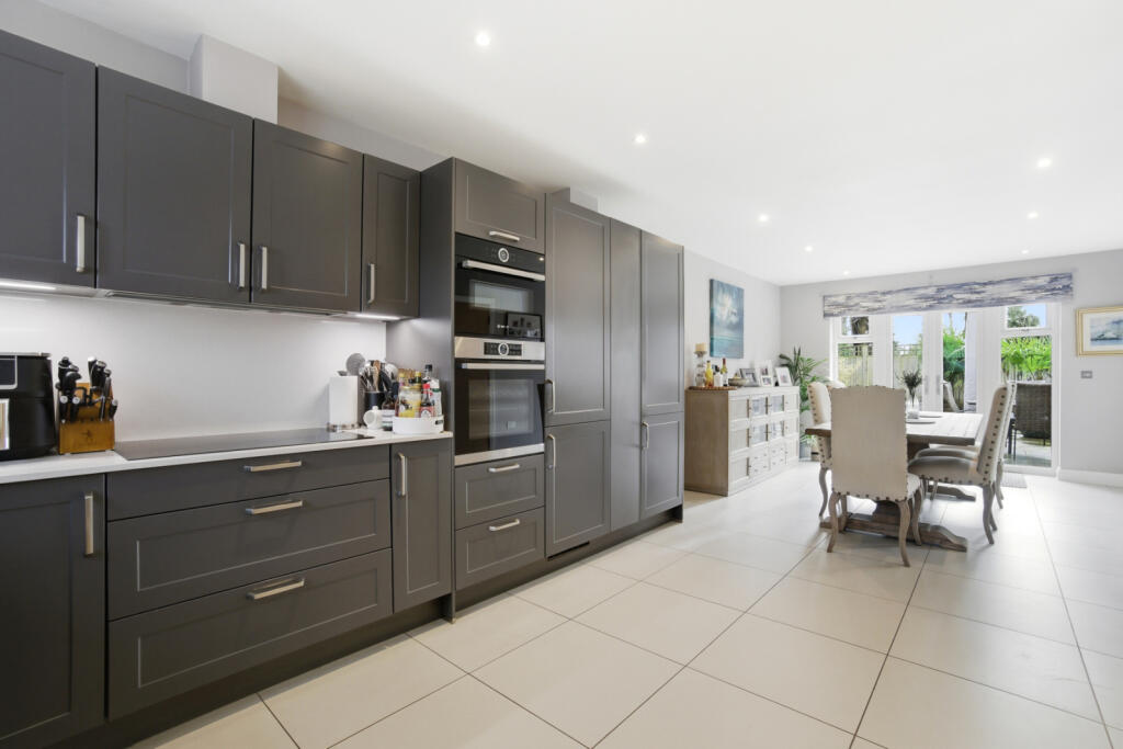 Bluebell Drive, Rickling Green, Saffron Walden, Essex, CB11 photo 4