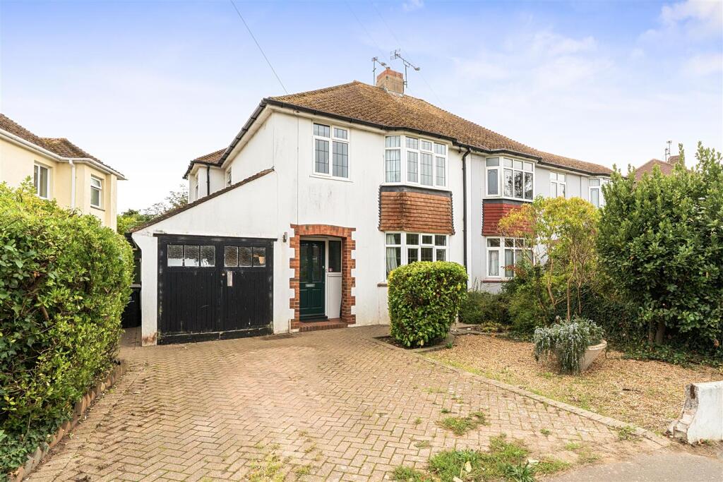 3-bed semi-detached on Park Road, Yapton, £350,000