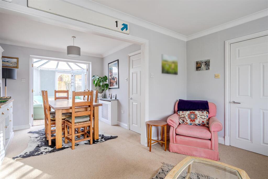 Small Street, Chirton, SN10 photo 5