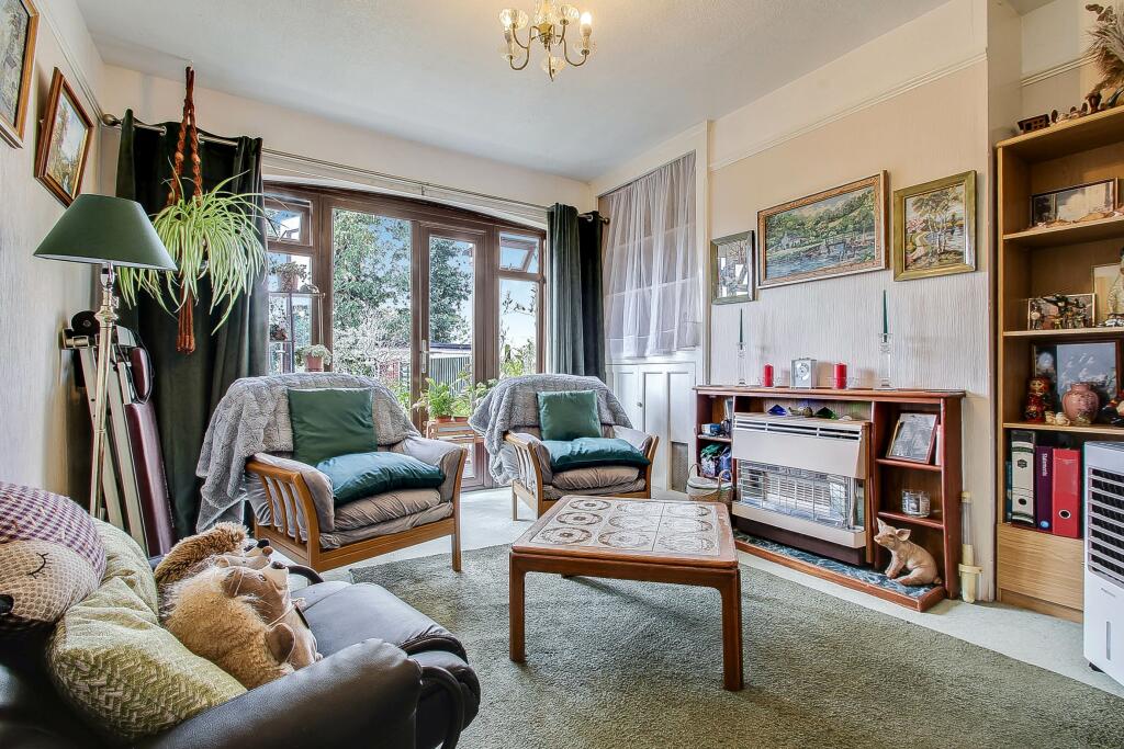 House in London, Sudbury - View 2