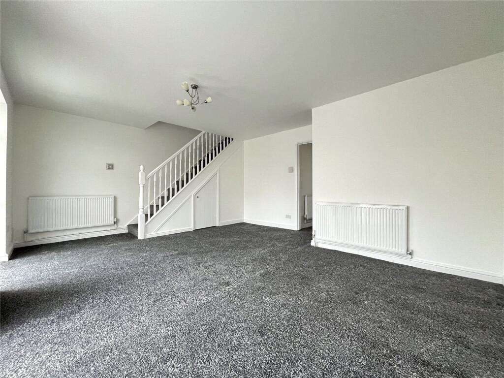 House in Chatham, Medway - More