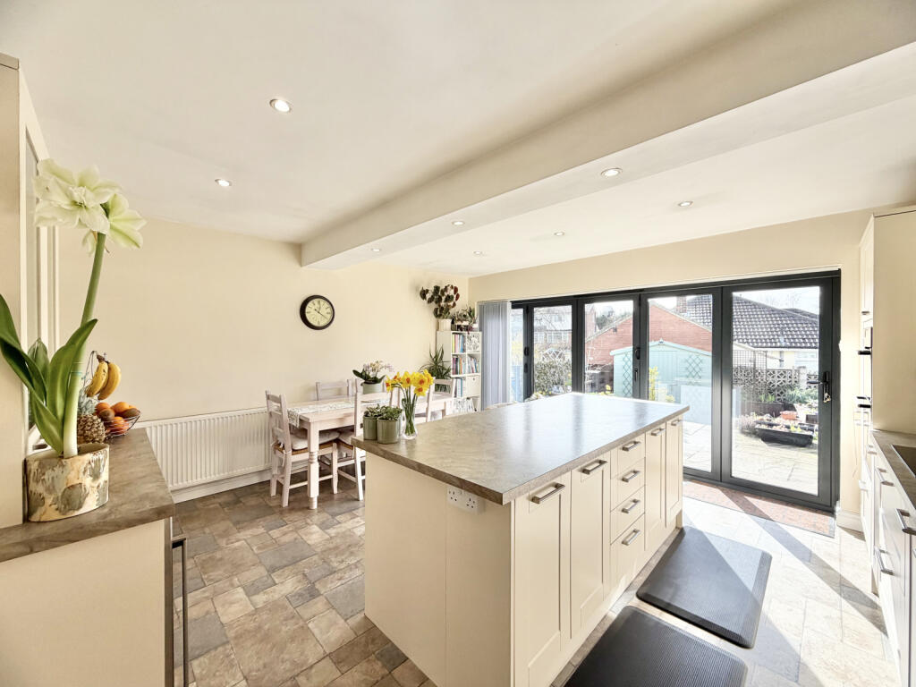 Derwent Avenue, Garforth, West Yorkshire, LS25 photo 3