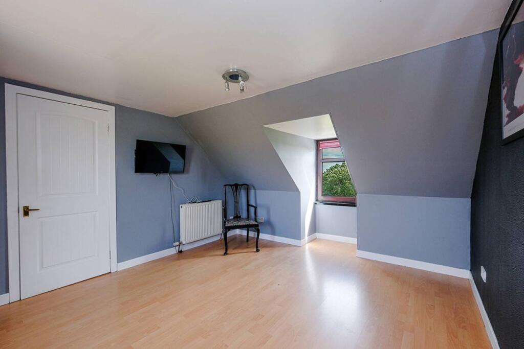 House in Aberdeen - More