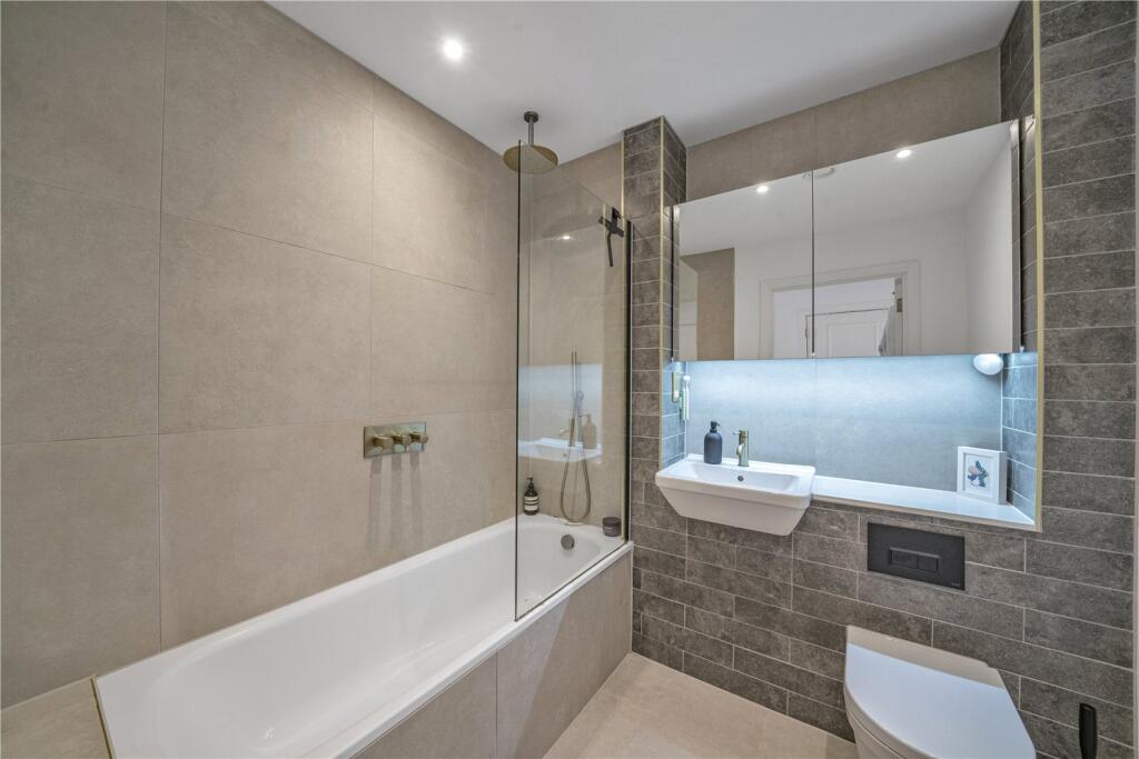 Apartment in London - More