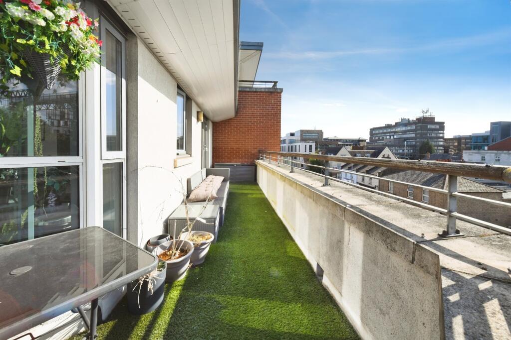 Apartment in Chelmsford, Moulsham - View 4