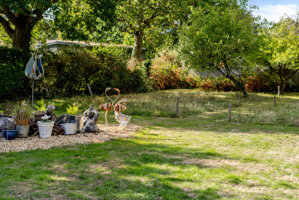 House in Horsham, Codmore Hill, Pulborough - View 5