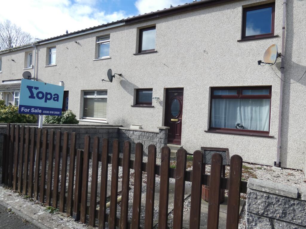3-bed terraced on Bonnyview Drive, Aberdeen, AB16, £140,000