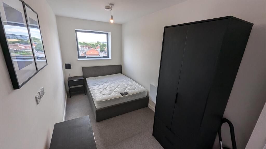 Apartment in Manchester, Old Trafford - More