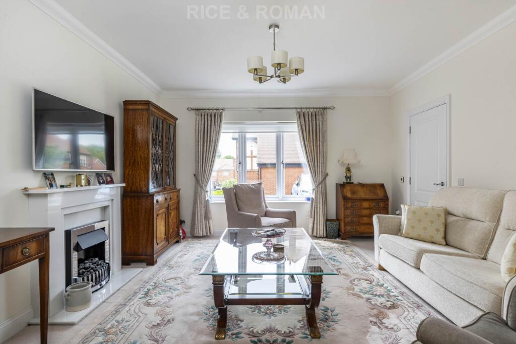 House in Mole Valley, Leatherhead - View 2