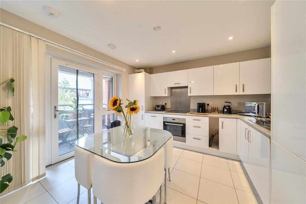 Apartment in London - View 2