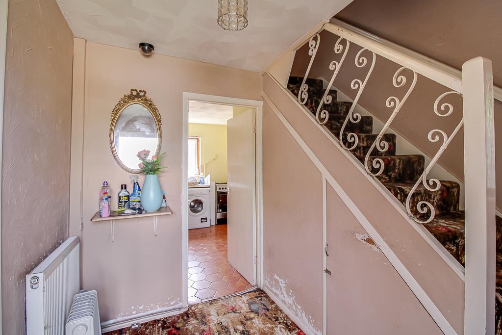 Eastwoodbury Crescent, Southend-on-Sea photo 4
