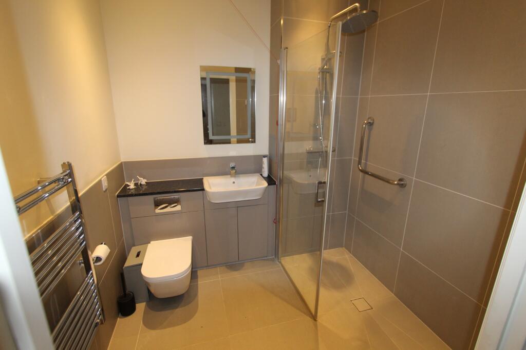 Apartment in Winchester, Wickham - View 5
