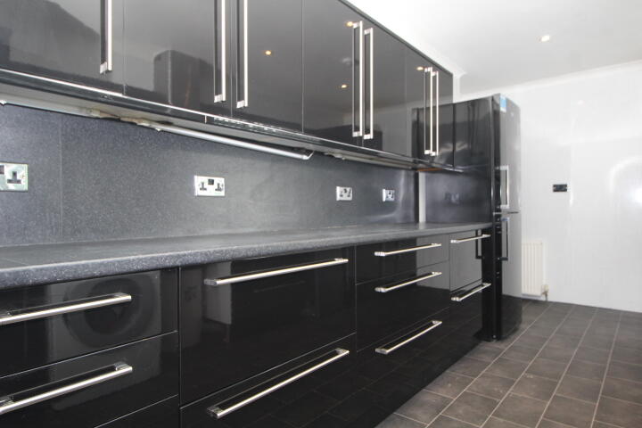 27 Bainfield Road, Cardross G82 5JQ photo 2