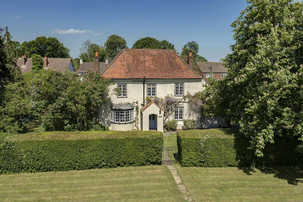 Main image of property: The Common, Stokenchurch, High Wycombe, Buckinghamshire, HP14