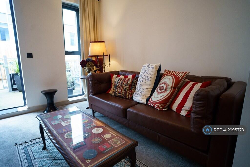 Apartment in Stockport - View 3
