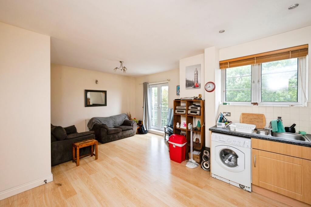Apartment in Sheffield, South Yorkshire - View 4