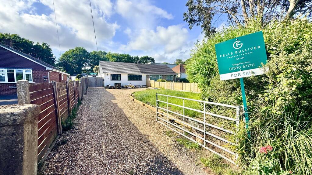 Main image of property: Oak Road, New Milton, BH25