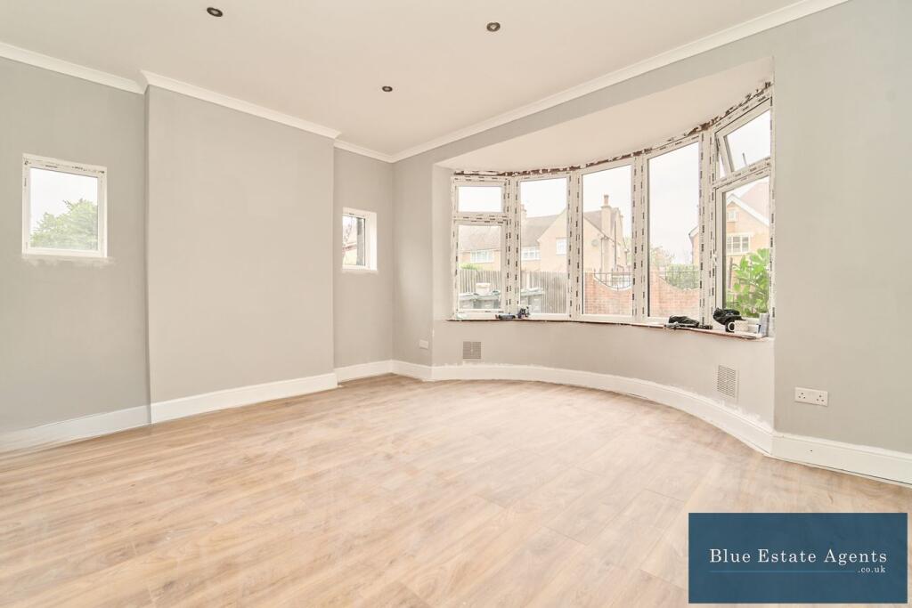 House in Twickenham - View 5