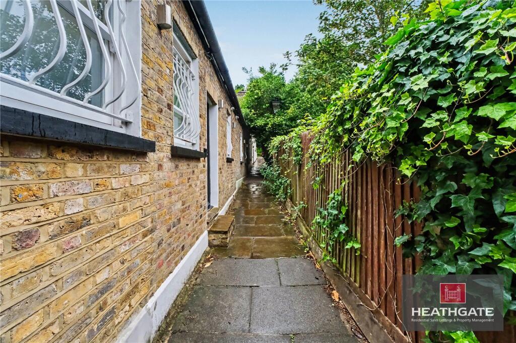 House in London - View 3