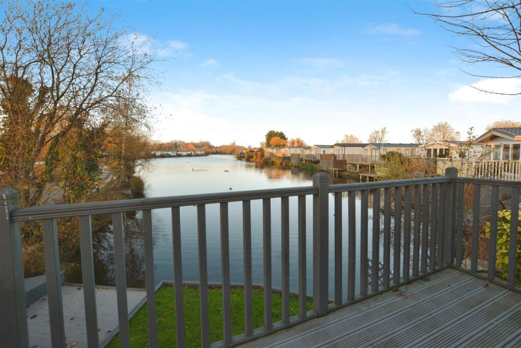 7 Lakes Country Park, Ealand, Scunthorpe photo 2