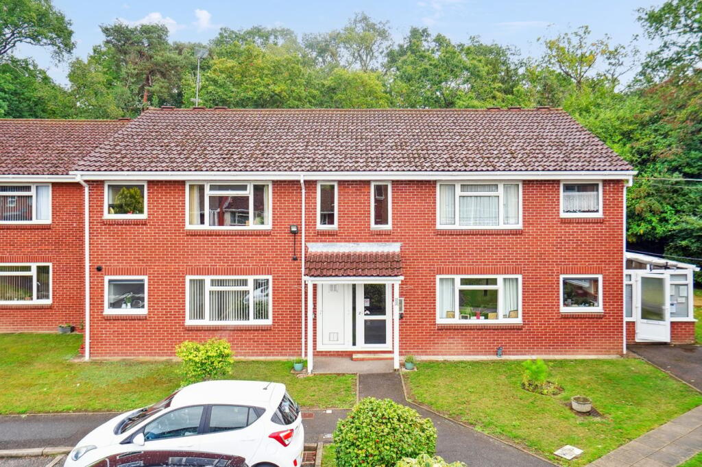 Main image of property: Langtons Meadow, Farnham Common , SL2