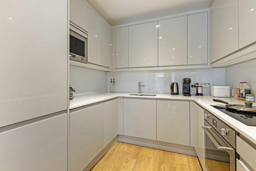 Apartment in Birmingham, Chinese Quarter, Digbeth - View 4