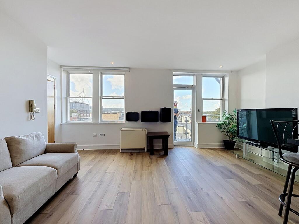 Apartment in Cardiff, Crockherbtown, Castle - View 4