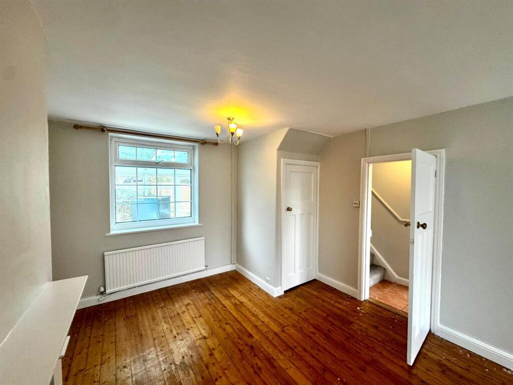 House in Stockport, Cheadle Heath - More