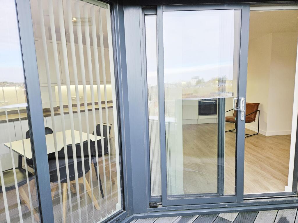 Apartment in Ashford, Kent - More