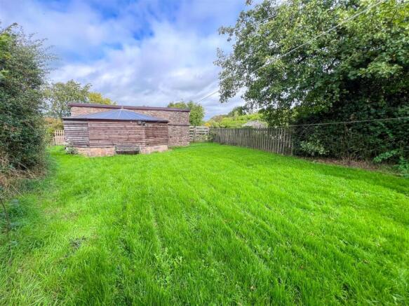 Paddock behind the Garage /Studio
