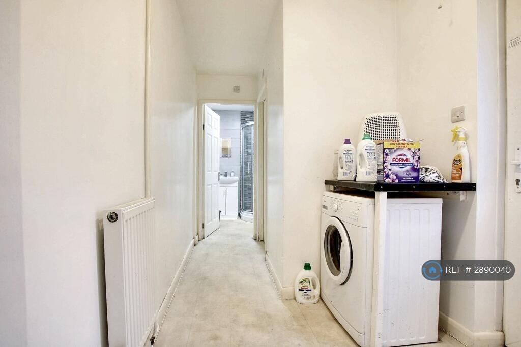 1 bedroom house share for rent