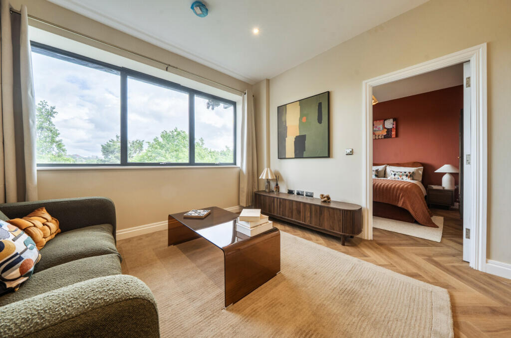 Apartment in St Albans, St Stephens - View 4
