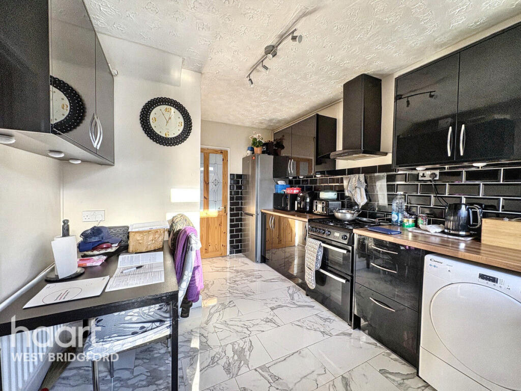 Main image of property: Cerne Close, Nottingham