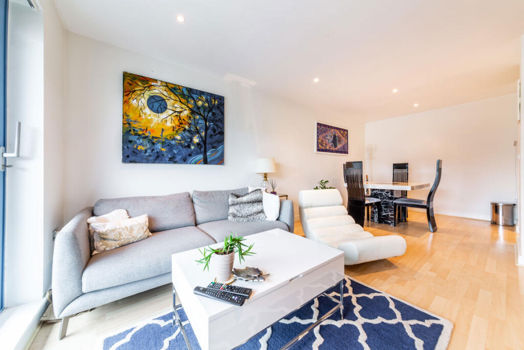 Main image of property: Western Gateway, Royal Victoria