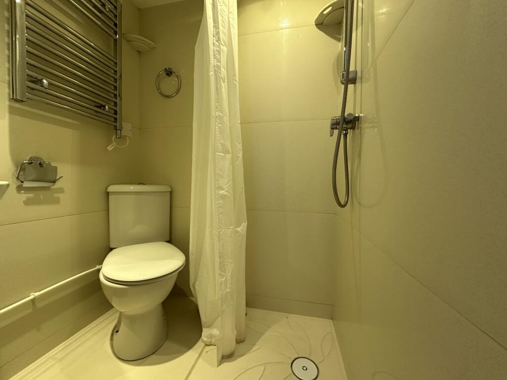 1 bedroom house share for rent